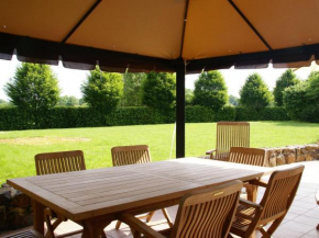  Authentic Burgundy holiday home with plenty of space and privacy near Diges  Диж